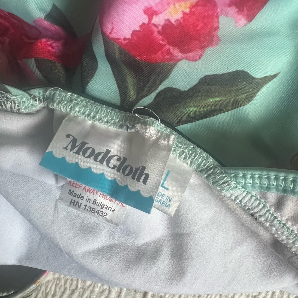 Floral boutique swim large - Picture 3 of 3